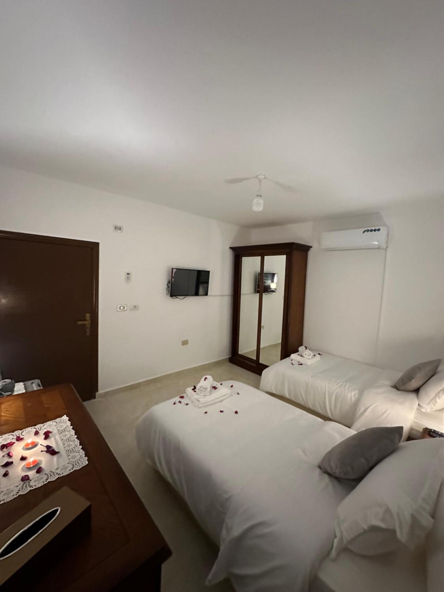 Marvel Hostel Ваді-Муса Екстер'єр фото