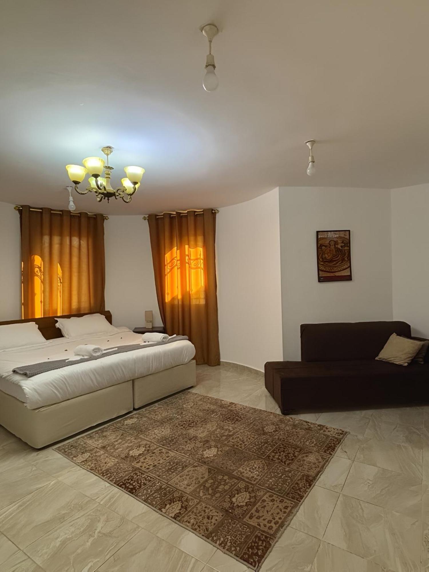 Marvel Hostel Ваді-Муса Екстер'єр фото